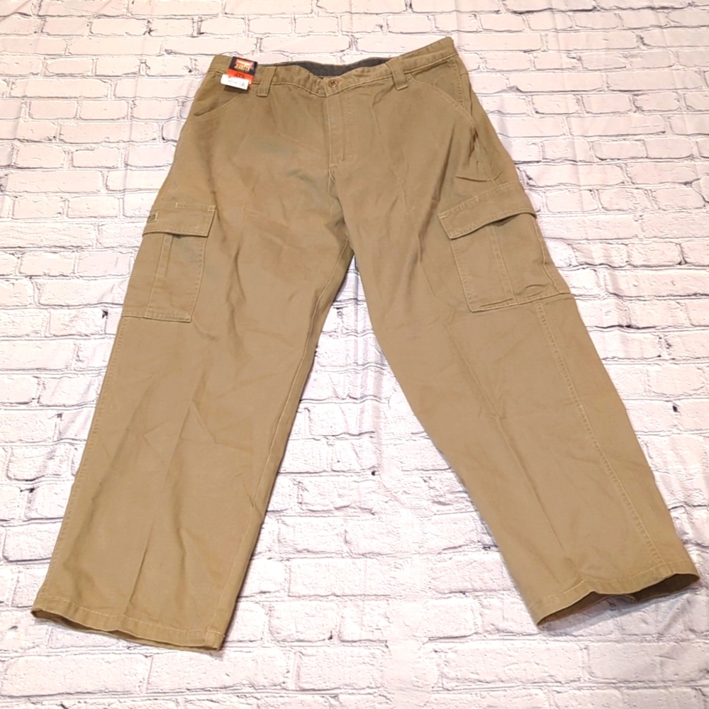 NWT Wrangler Jeans Co loose fit premium twill side cargo pockets pants